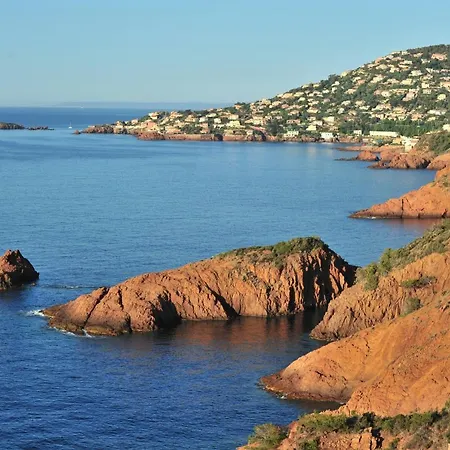 Appartement Les Flots Bleus Face A La Au Pied Du Massif De L'esterel
