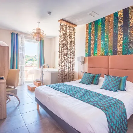Les Flots Bleus Face A La Au Pied Du Massif De L'esterel Appartement