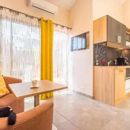 Appartement Les Flots Bleus Face A La Au Pied Du Massif De L'esterel